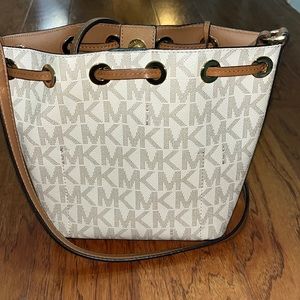 Michael Kors Crossbody